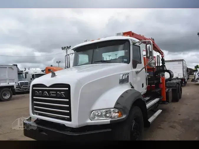 2009 MACK GRANITE GU813