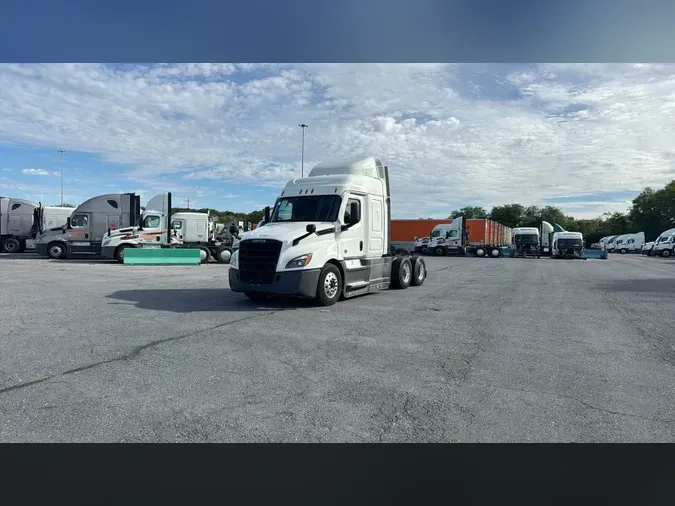 2021 Freightliner Cascadia 126