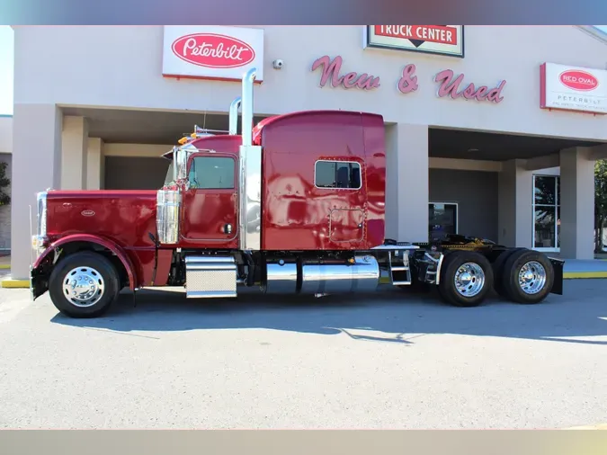 2023 Peterbilt 389c5c017d5b195b9b71d820d32edebd776