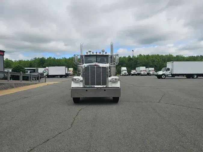 2019 PETERBILT 389