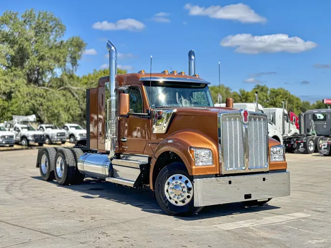 2025 KENWORTH W990