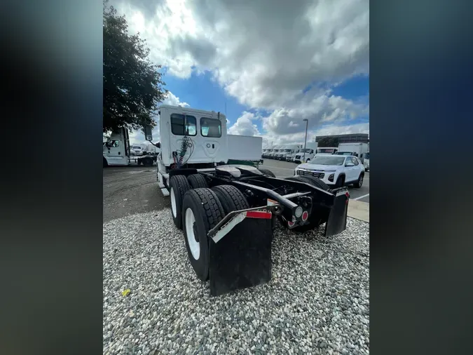 2019 FREIGHTLINER/MERCEDES CASCADIA 125