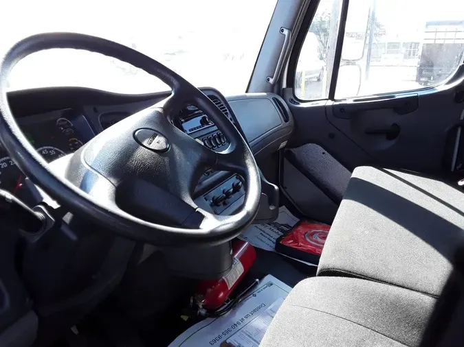 2018 FREIGHTLINER M2 106