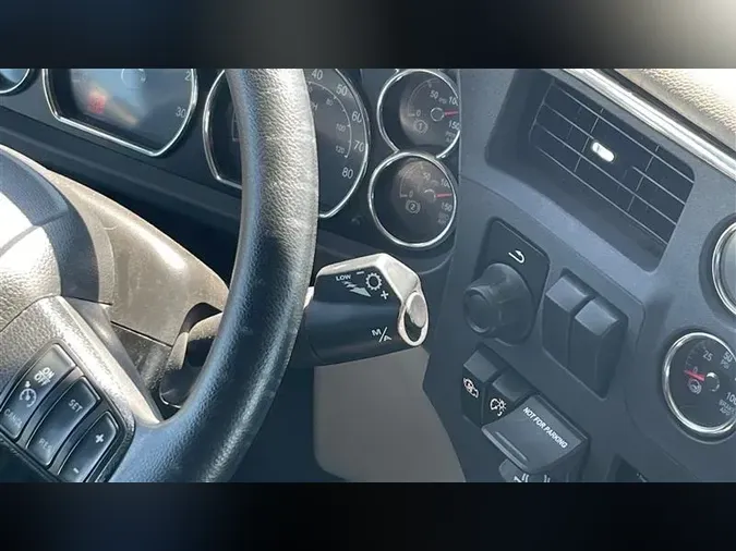 2022 PETERBILT 579