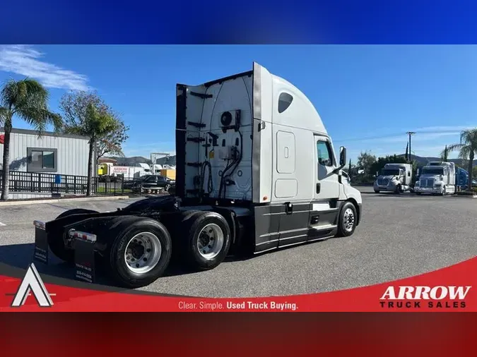 2021 FREIGHTLINER CA126