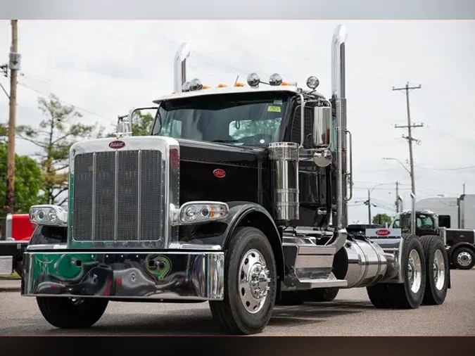 2025 PETERBILT 589