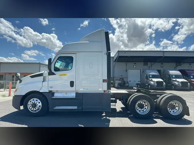 2019 Freightliner Cascadia 126