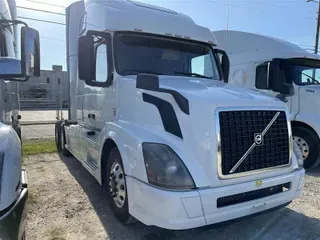 2016 VOLVO VNL670