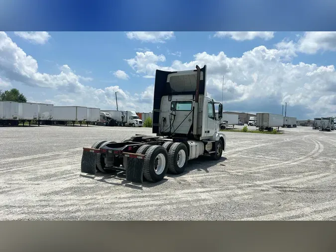 2016 Volvo VNL300