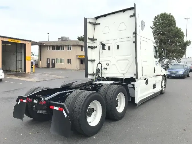 2021 Freightliner T12664ST