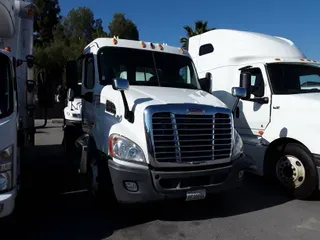 2015 Freightliner CASCADIA 113