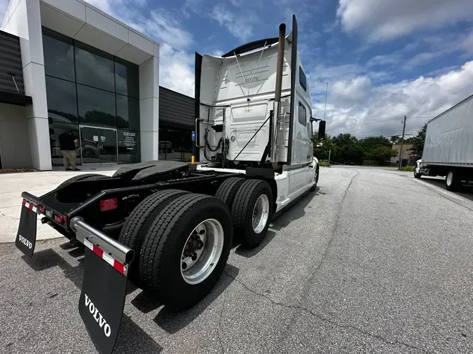2023 Volvo VNL64T860