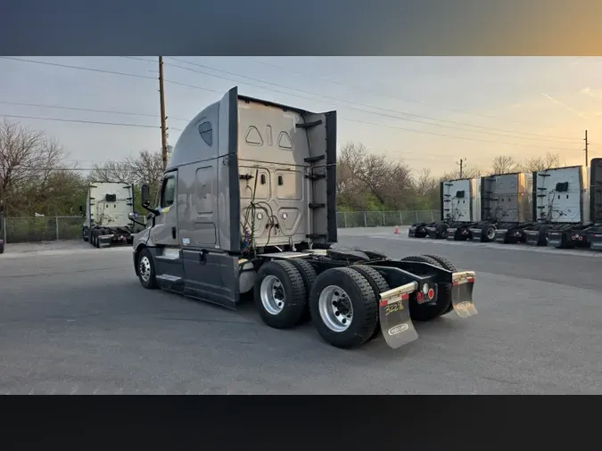 2024 Freightliner Cascadia 126
