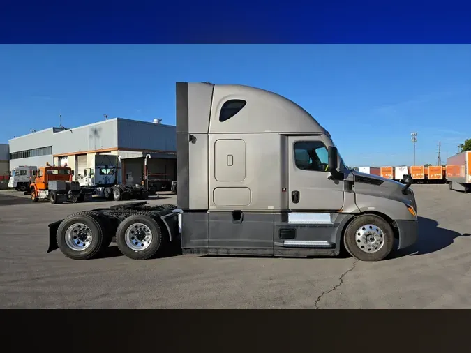 2024 Freightliner Cascadia 126