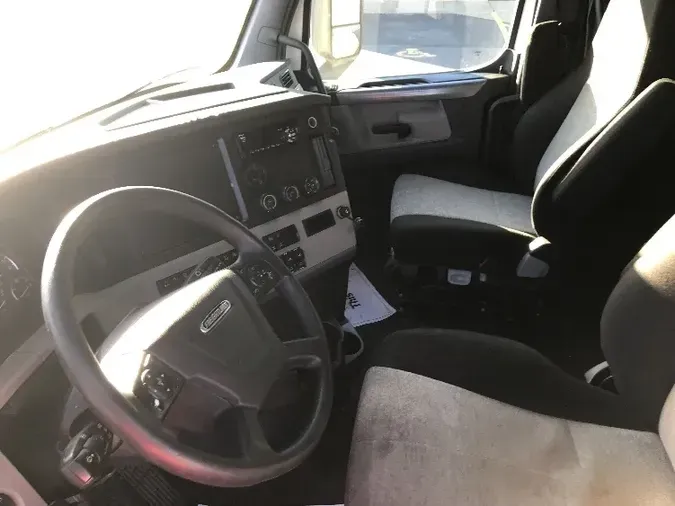 2019 Freightliner T12664ST