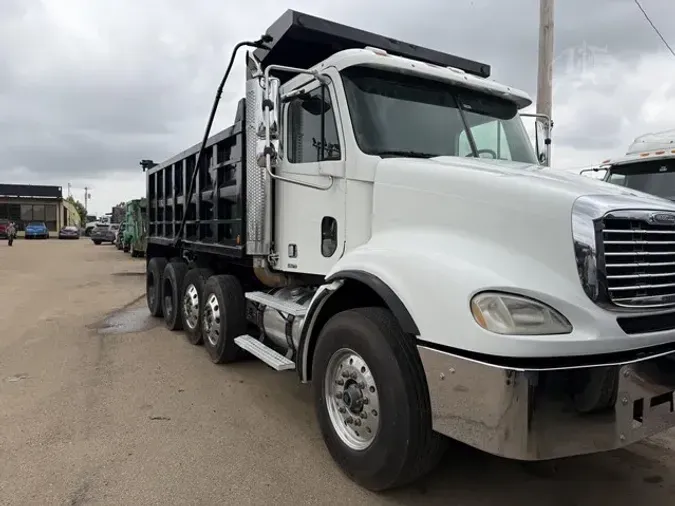 2005 FREIGHTLINER BUSINESS CLASS M2 112