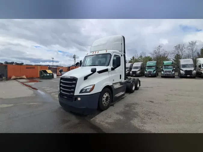 2020 Freightliner Cascadia 126