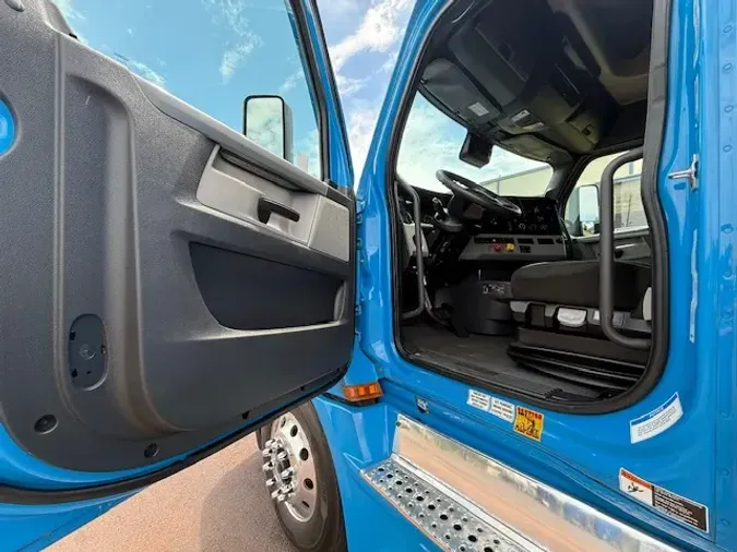 2021 FREIGHTLINER CASCADEVO1