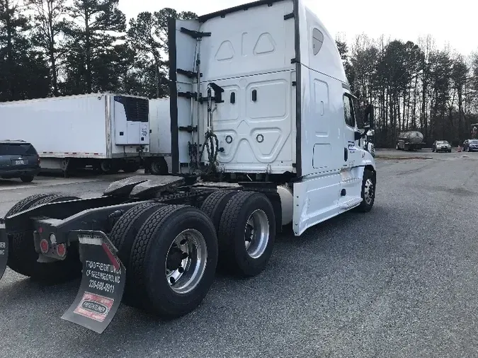 2018 Freightliner X12564ST