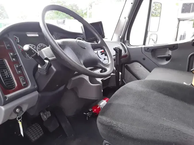 2018 FREIGHTLINER M2 106