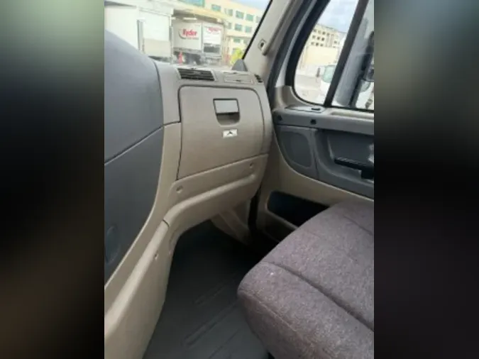 2017 FREIGHTLINER/MERCEDES CASCADIA 125c5f2d67268a66fb685dbd07d5a9bceb4