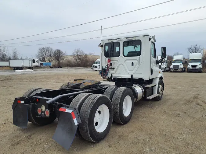 2018 FREIGHTLINER/MERCEDES CASCADIA 113