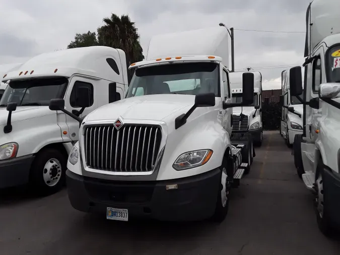 2019 NAVISTAR INTERNATIONAL LT625 DAYCAB T/A