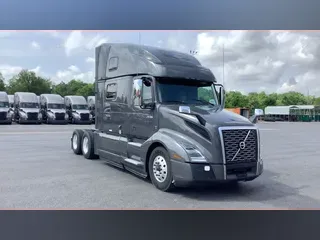 2022 Volvo VNL860