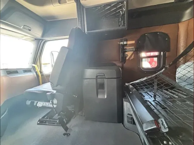 2022 Freightliner Cascadia 126