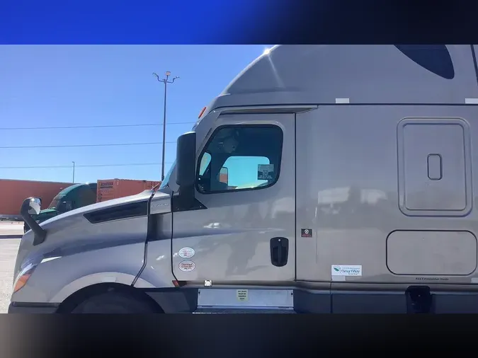 2025 Freightliner Cascadia 126c600693fd0e576692b3a34097195334c