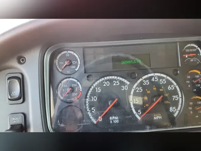 2022 FREIGHTLINER/MERCEDES M2 106