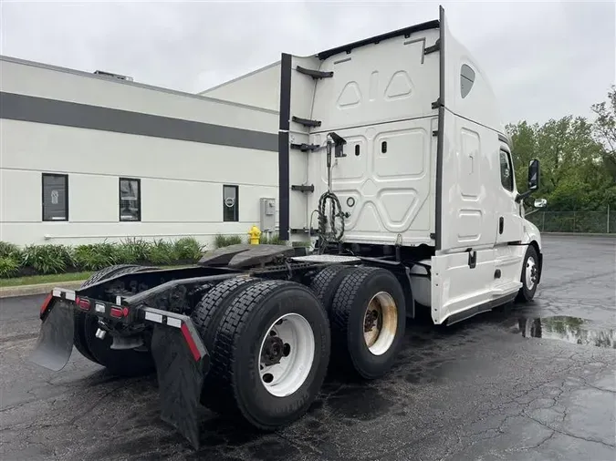 2020 FREIGHTLINER CA126