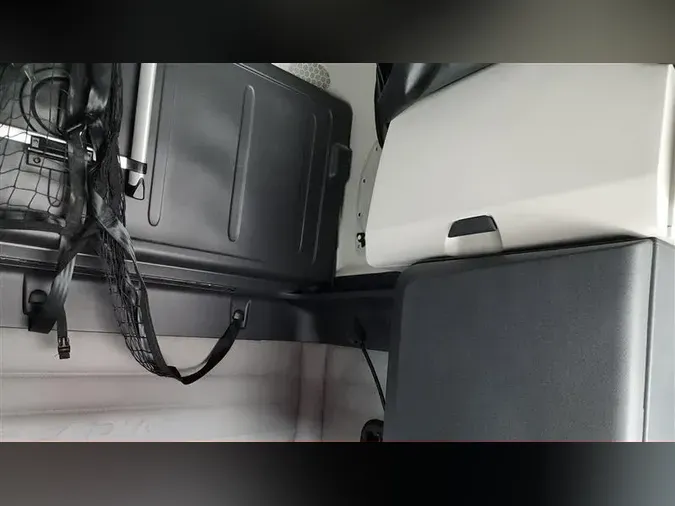 2020 FREIGHTLINER CA126
