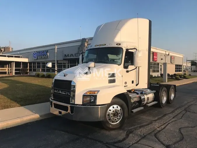 2025 MACK AN64T