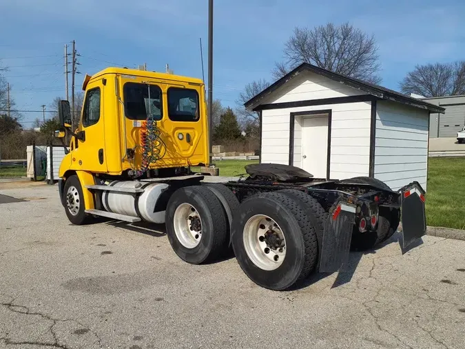 2018 FREIGHTLINER/MERCEDES CASCADIA 113
