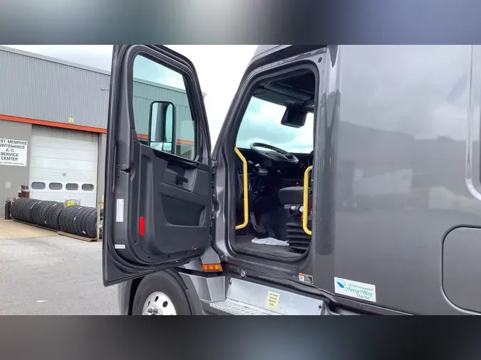 2023 Freightliner Cascadia