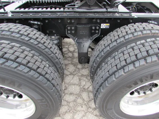 2026 Kenworth T880c60ae961728a28a99fbe29d6d45f0621