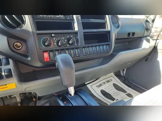 2019 HINO 195