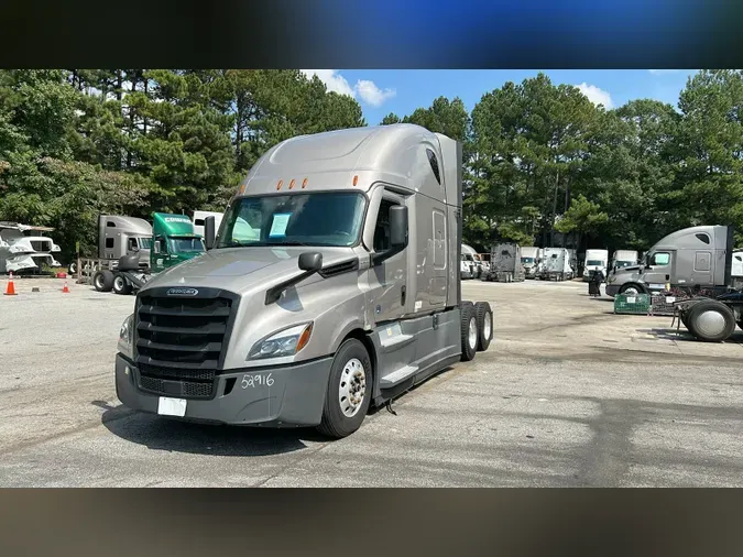 2022 Freightliner Cascadia 126