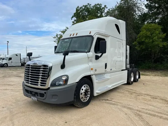 2019 Freightliner X12564ST