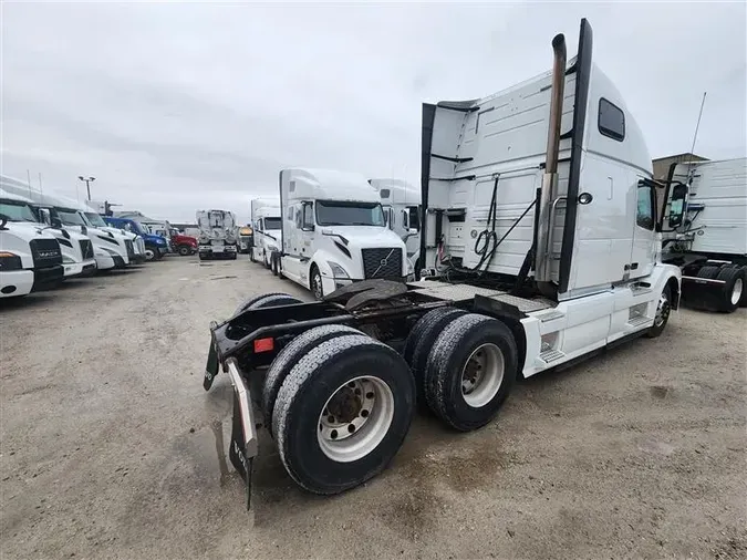 2018 VOLVO VNL670