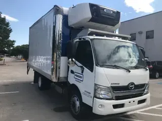 2017 HINO TRUCK 195