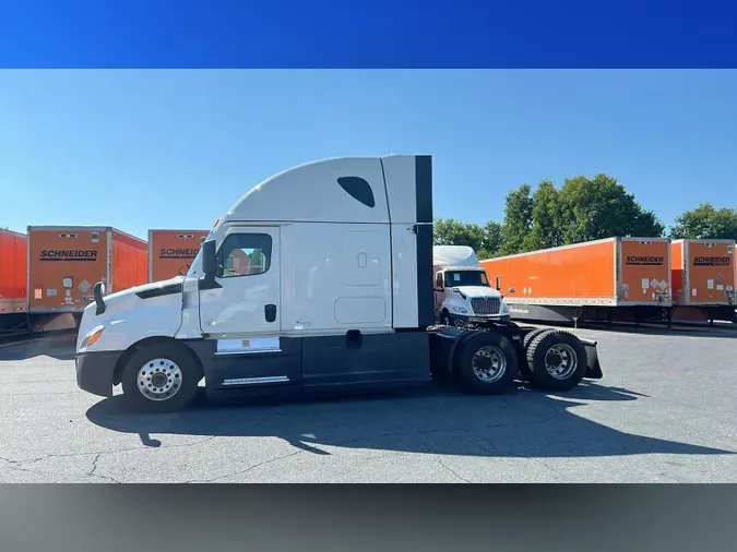 2022 Freightliner Cascadia 126
