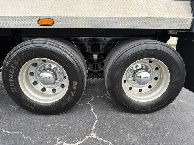 2018 Kenworth T880 Short Hoodc613e272434f776063f249064ccaf8c2