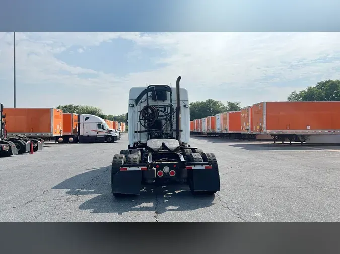 2021 Freightliner Cascadia 126c61631e7f4555a37df97d98a08e79f6f