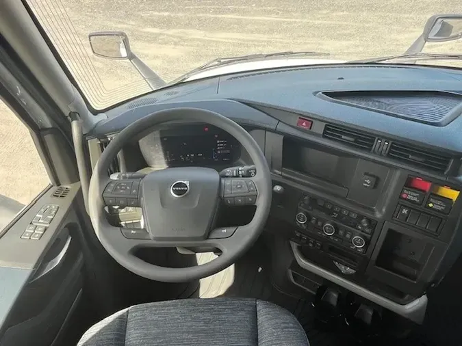 2026 VOLVO VNL64T860