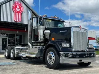 2025 Kenworth W900