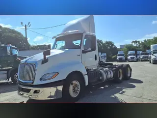 2019 NAVISTAR INTERNATIONAL LT625 DAYCAB T/A