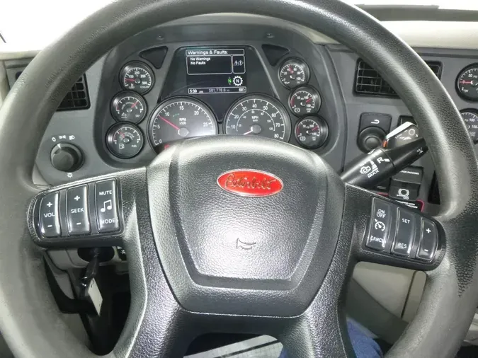 2021 Peterbilt 579
