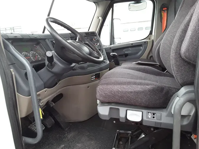 2018 FREIGHTLINER/MERCEDES CASCADIA 113